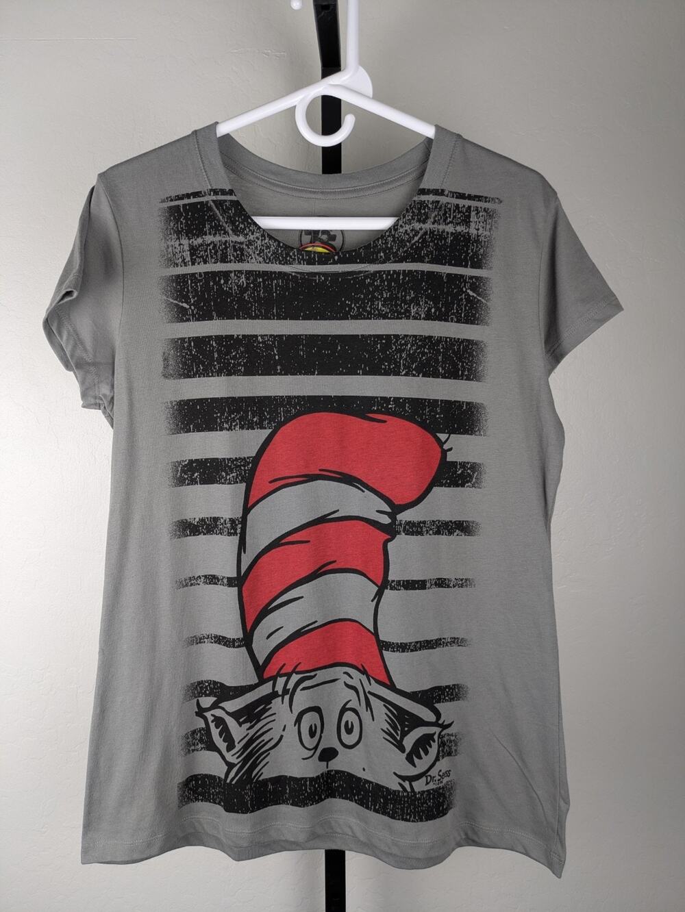 NWT Dr Suess gray Cat In The Hat Graphic Fitted T-shirt 2012